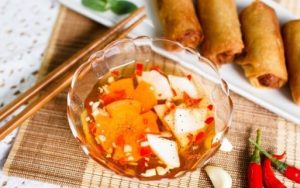 nuoc cham nem ran 2 300x188 - 2 cách làm nước mắm chua ngọt để chấm được nhiều món ngon